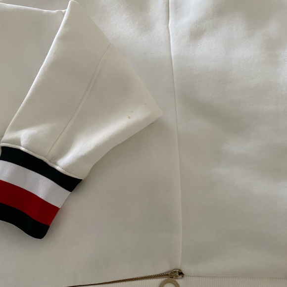 Very nice white top .Worn once  to big for me. - Picture 5 of 9